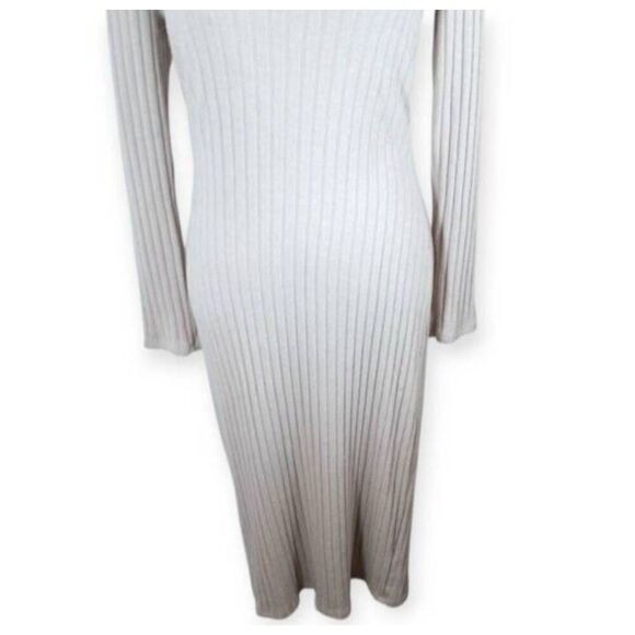 CHARLOTTE RUSSE CREAM BODYCON TURTLENECK CUTOUT DRESS SZ.L EUC. - Picture 4 of 8